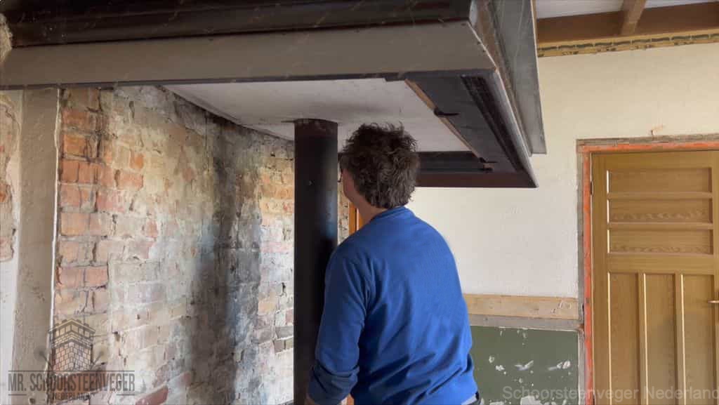 Schoorsteen reinigen Rijen rookkanaal Schoorsteen reinigen Rijen rookkanaal