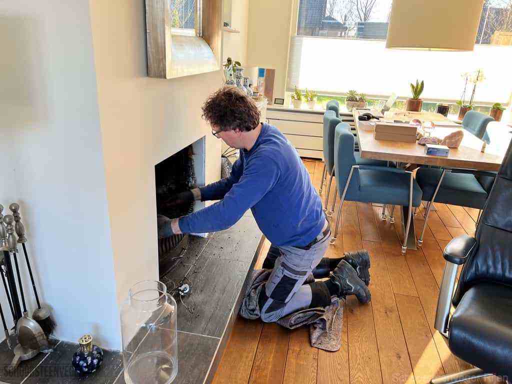 Schouwveger Rijen kleed schoorsteenreiniger Schouwveger Rijen kleed schoorsteenreiniger
